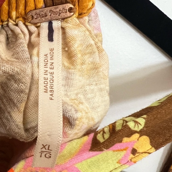 Free People Floral Top NWOT - Picture 3 of 3